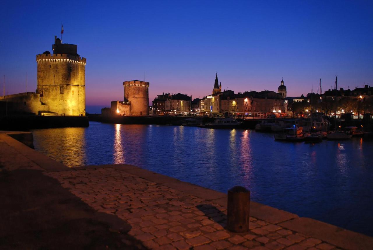 Отель Nuit Sur Un Bateau La Rochelle Ла-Рошель Экстерьер фото